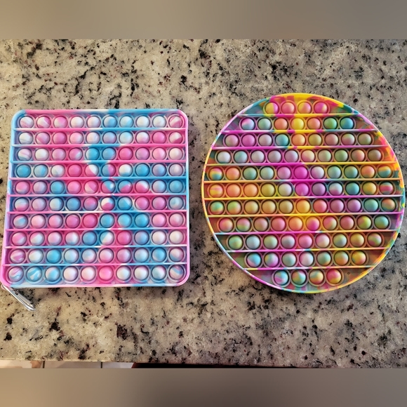 Pop It Fidget Toys. Set of 4 - Picture 2 of 3